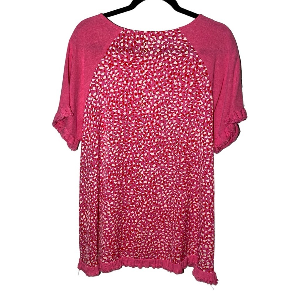 JODIFL Women's Medium Hot Pink Leopard Cheetah Short Sleeve Frayed Blouse‎ Top